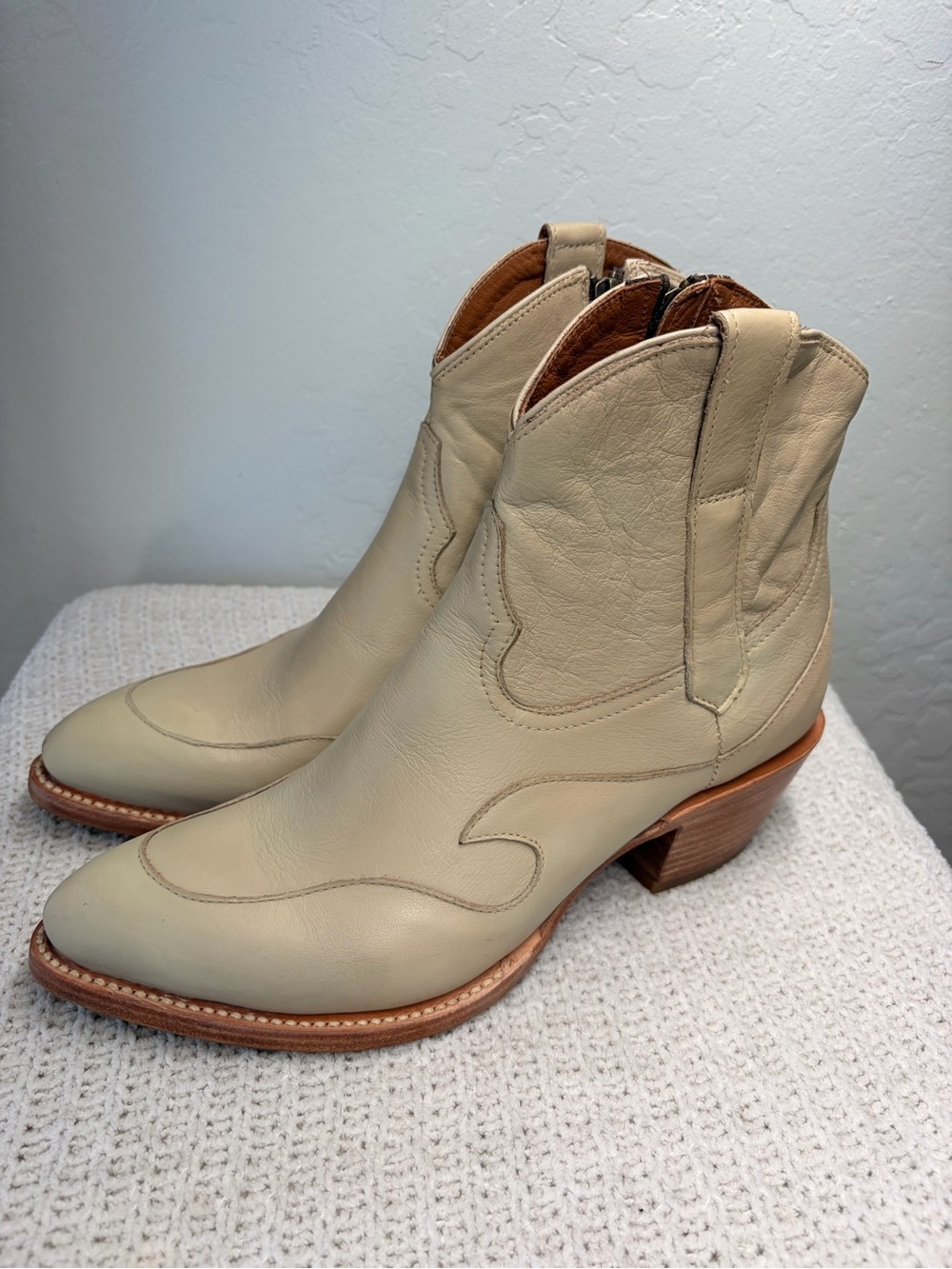 Lucchese Cream Leather Western Ankle Booties